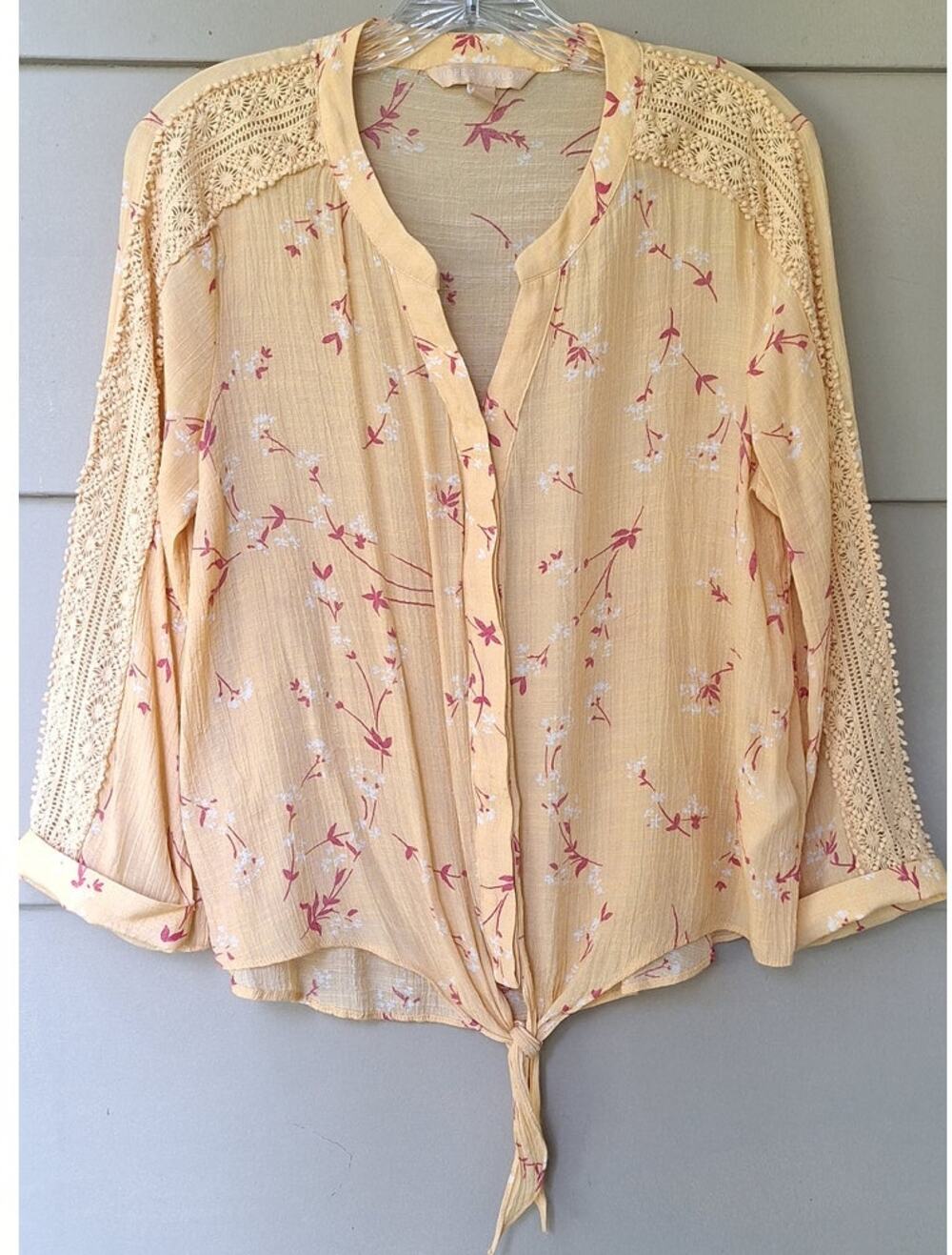 Hope & Harlow Tie Front Crochet details Blouse Top Yellow Floral Size M Cottage